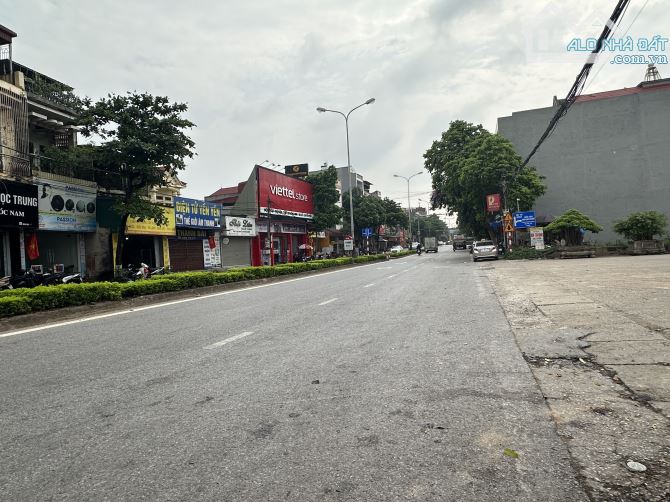Bán đất mặt đường Hùng Vương, Đồng Tâm, Vĩnh Yên. DT 185m2. Giá 14 tỷ