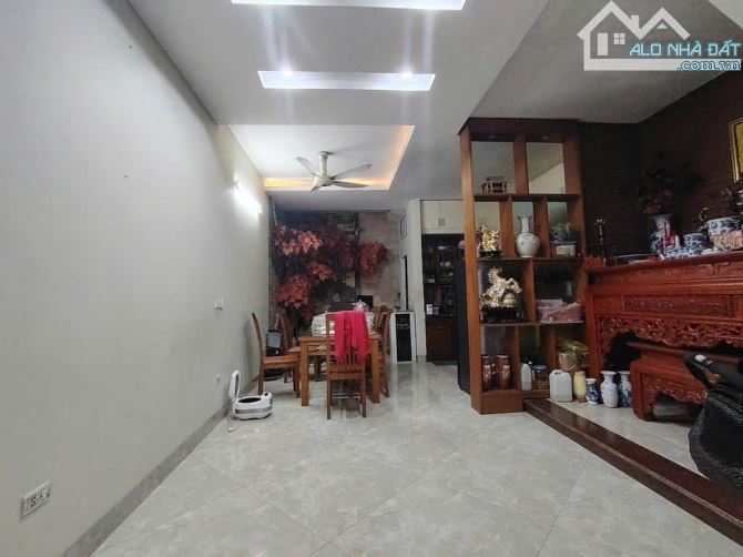 BÁN NHÀ PHỐ Ô CÁCH – 4 TẦNG, 4 PHÒNG NGỦ, Ô TÔ, CHUẨN BIỆT THỰ NGHỈ DƯỠNG, NHỈNH 13 TỶ