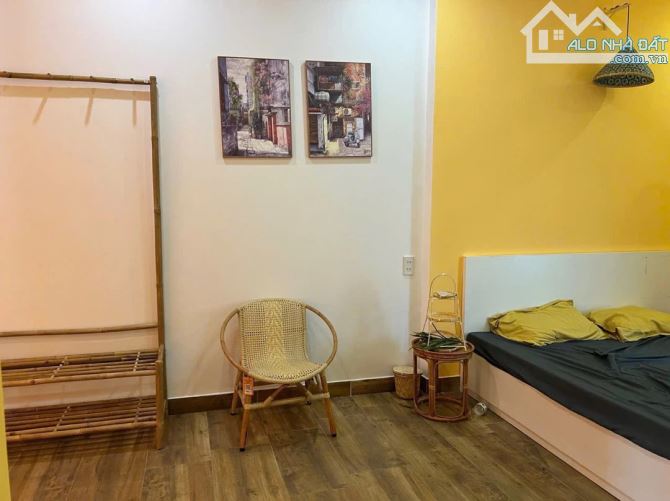 NHÀ 2 TẦNG - GÓC 2 MẶT TIỀN ĐƯỜNG 7.5M NƯỚC MẶN 5 - SÁT SÔNG