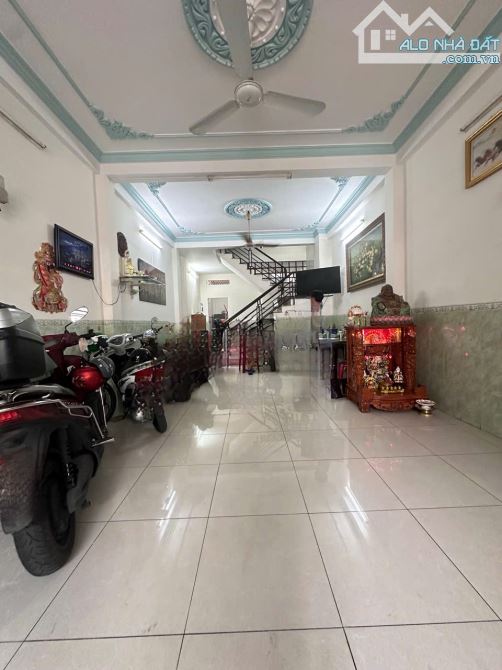 Mặt Tiền Khu Tên Lửa Bình Tân, 90m2, 4 Lầu 4 PN, Sổ A4 Nhỉnh 14 Tỷ TL