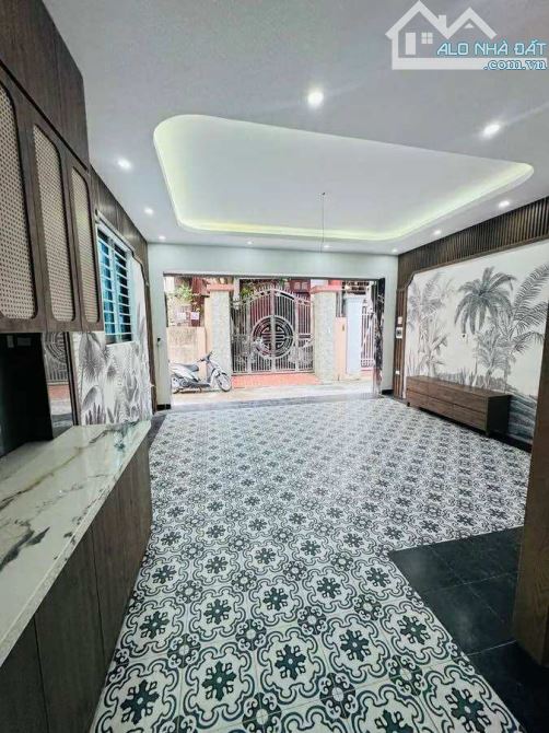 BÁN NHÀ LÔ GÓC 40M², 6 TẦNG, NỞ HẬU ĐẸP NHẤT TRƯỜNG LÂM, LONG BIÊN - CHỈ 9,2 TỶ
