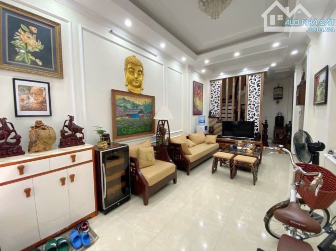 Hơn 9 tỷ. Nhà đẹp HÀM NGHI - 6 tầng - gần ô tô - bãi ô tô 20m - khu cán bộ CC - Full đồ.