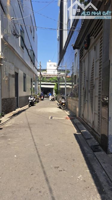 GẦN 100m2 - HẺM NHỰA NGUYỄN HỒNG ĐÀO – CHỦ GIẢM SỐC 3 TỶ – GIÁ CHỈ 9.5 TỶ