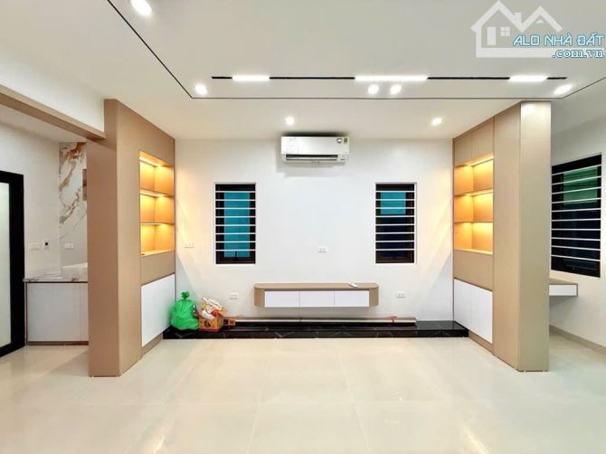 CỔ NHUẾ BẮC TỪ LIÊM, 6 TẦNG THANG MÁY, FULL NỘI THẤT, DT40M2, 50M RA PHỐ, Ô TÔ TRÁNH.
