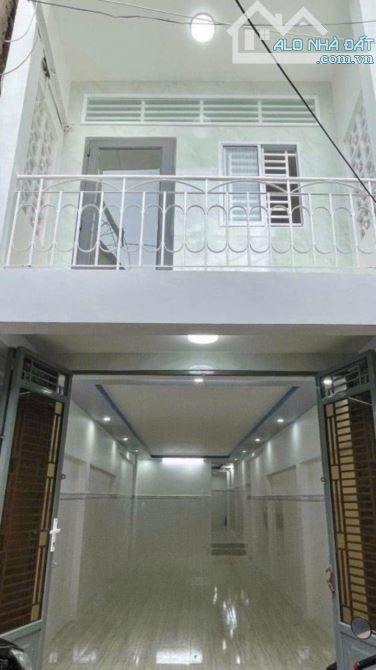 Nhà 5,5 triêụ 3 phòng ngủ gần chợ Trần Việt Châu