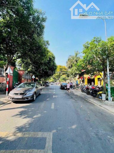 Giá rẻ bất ngờ! MT Công Lý, Thủ Đức, 17x50m, CN: 810m2-2 Tầng - giá chỉ (72 tr/m2) 59 tỷ