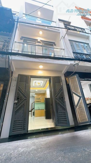 BÁN NHÀ Q4 KHU VIP ẨM THỰC 20 THƯỚC 4 TẤM HẺM 4M THÔNG GIÁ 4TỈ 890 GIÁP Q1 KHU DÂN CƯ