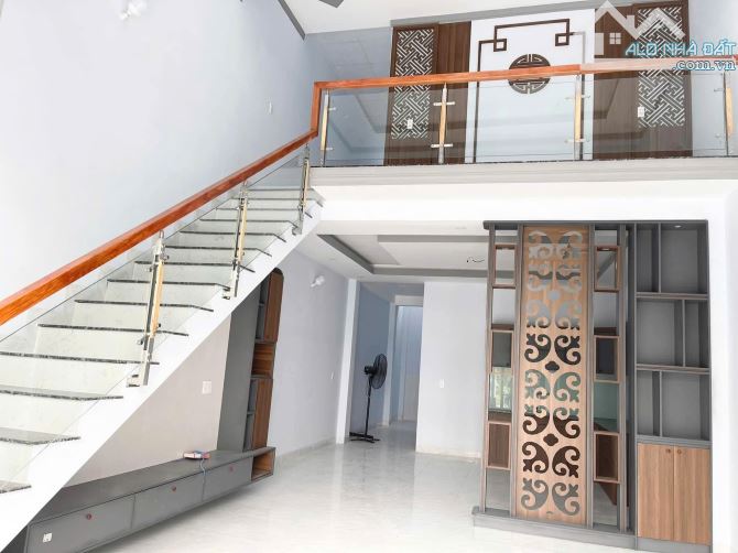 Bán nhà 1T1L mới đẹp, SR, gần chợ Quang Thắng, Trảng Dài chỉ 2tỷ2