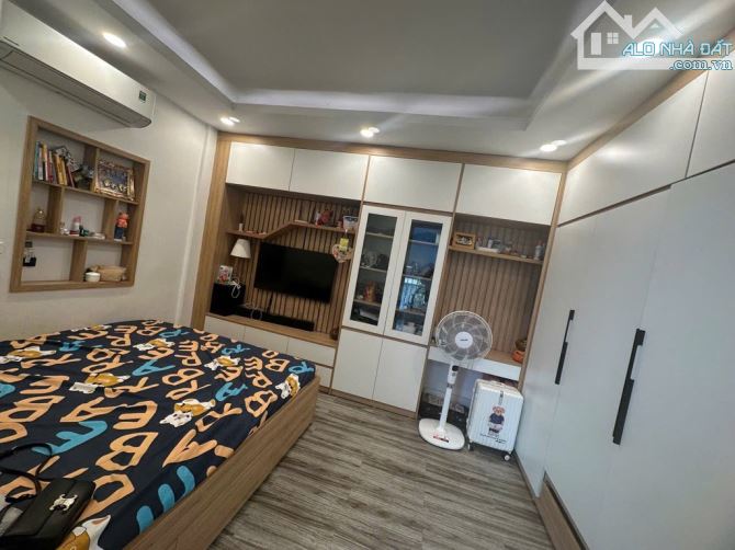Tân Ấp,Ba Đình- 5 tầng dân xây - 3 bước ra ô tô - 30m -Nhỉnh 6 tỷ