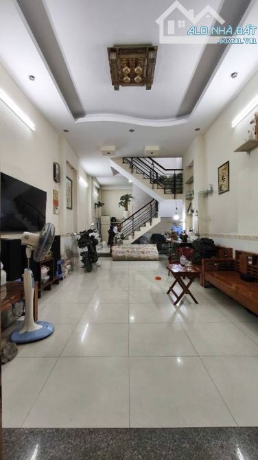 BÁN GẤP NHÀ GẦN Mặt Tiền Trường Chinh, 4x14, 4 Tầng Đúc, Giá 6 tỷ hơn.