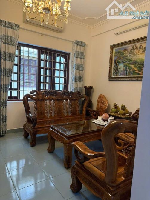 BÁN NHÀ PHÂN LÔ PHẠM TUẤN TÀI CẦU GIẤY 55m MT 5m SIÊU RỘNG 5 TẦNG Ô TÔ TRÁNH GIÁ 22 TỶ