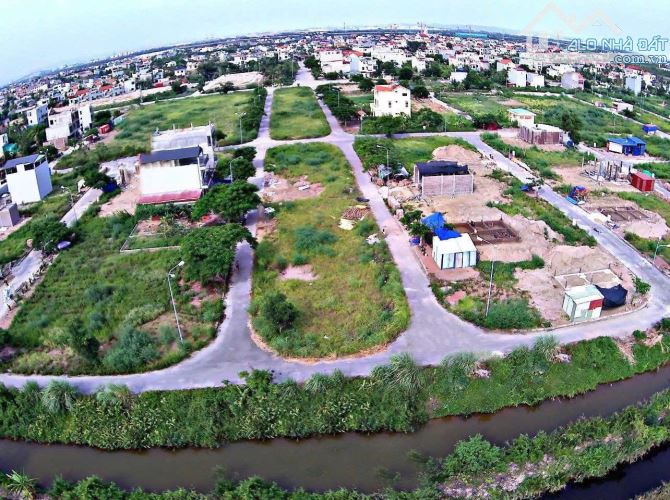 Lô góc mặt tiền 7,5m tuyến 2 đường 40m Đất tái định cư Tràng Cát   D.tích: 70m (ngang 7,5