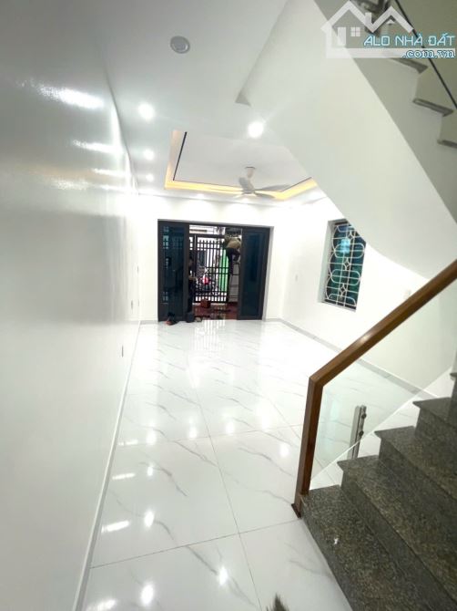 Siêu phẩm tuyến 2 cam lộ, Hùng Vương ô tô đỗ cửa- 64m2 sân cổng riêng - 2,86 tỷ
