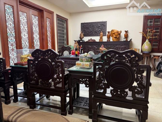 BÁN GẤP NHÀ LIỀN KỀ- PHÂN LÔ KINH DOANH🚗Ô TÔ ĐỖ🏠69m² 4 TẦNG💎 KĐT VĂN QUÁN, HÀ ĐÔNG