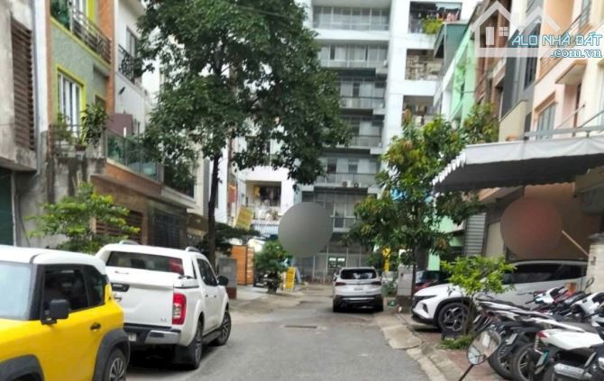 Cần bán nhà tại KĐT Văn Khê Hà Đông  Dt 82,5m2, 5Tầng, Mt 5m, Giá 19.8 tỷ