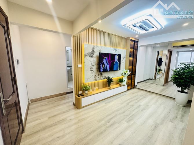 Quá Đẹp Bán căn hộ tầng 3 toà H8 Oto đỗ cửa khu PLo 101m 3N2WC giá có 4ty860tr