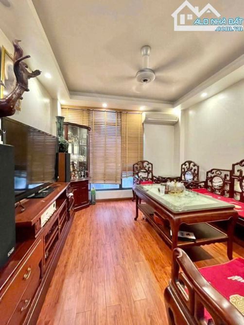 BÁN NHÀ PHÂN LÔ HOÀNG QUỐC VIỆT, VỈA HÈ, ÔTÔ TRÁNH, KINH DOANH, DT 48M2 GIÁ 15 TỶ 600
