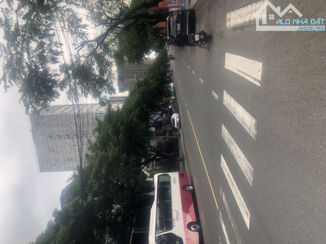🎉🎉Bán lô đất vuông vức ngay trung tâm du lịch biển Sơn Trà , đối diện công viên Hồ Nghin