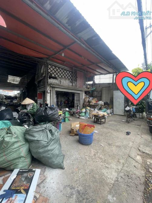 Cần bán nhà nát  MẶT TIỀN - HUỲNH THỊ HAI - TÂN CHÁNH HIỆP - QUẬN 12. 💥(10*38) Full thổ c