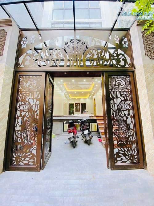 BÁN NHÀ ĐANG HOÀN THIỆN THANG MÁY PHỐ TRẦN KHÁT CHÂN DT 40M MT4.5M 5 TẦNG GIÁ 13 TỶ