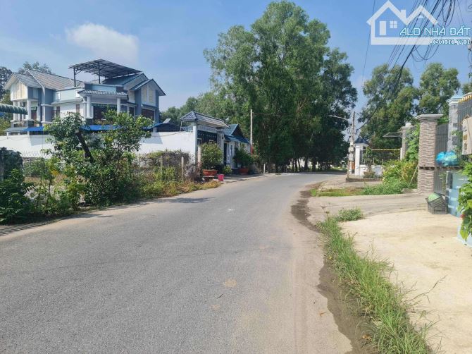 GIẢM 2 TỶ - BIỆT THỰ  630 M2 - 2 TẦNG - TT THỦ DẦU MỘT