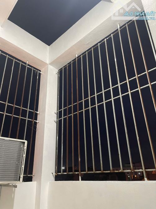 Nhà 3 tầng ngõ đường Trần Huy Liệu giá hợp lý