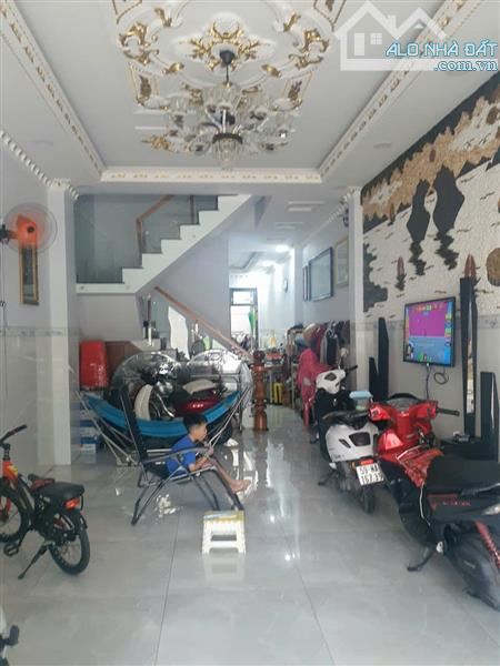 HẺM Ô TÔ 12 MÉT KHU VỰC KINH DOANH SẦM UẤT