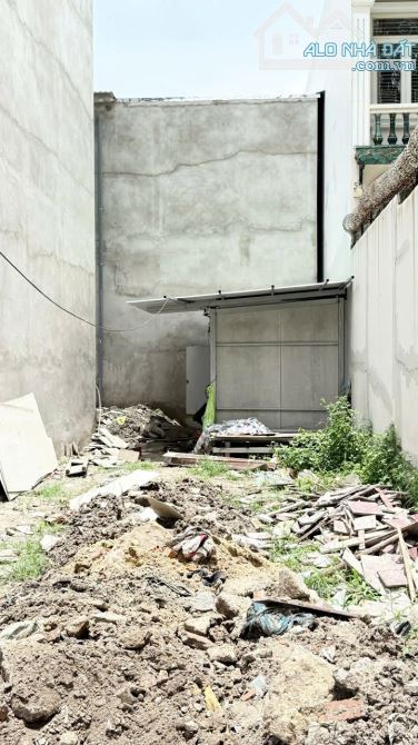 Bán đât mặt tiền Tân Hiệp ngang 5m-hơn 100m2 full thổ cư chỉ nhỉnh 3 tỷ Hóc Môn