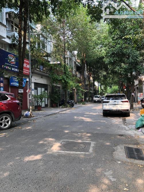 bán căn nhà phân lô 918 dãy B vỉa hè 3 ô tô tránh -  50m 4tầng 2 mặt tiền giá chỉ hơn 13tỷ