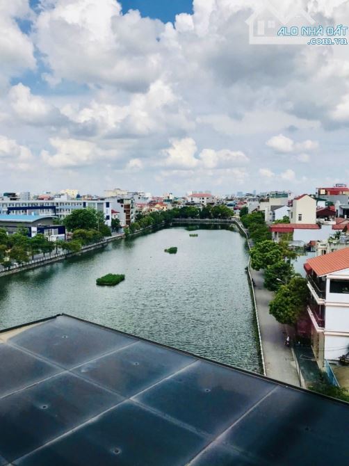 Bán nhà mặt hồ Bồ Đề,Long Biên 7 tầng,90m vỉa hè,kinh doanh nhỉnh 29 tỷ