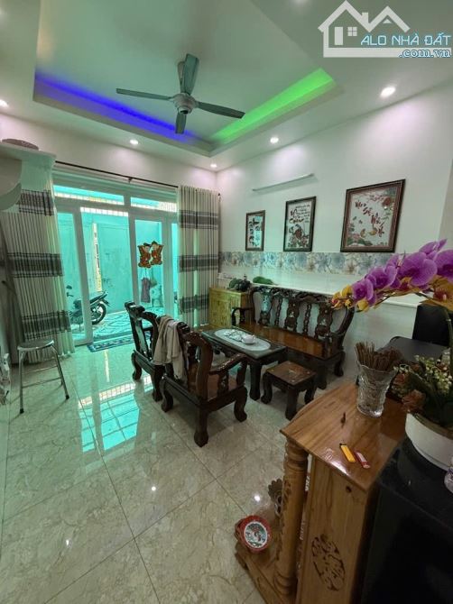 Bán nhà 58m2X4 Tầng HXH ngay Công viên Phần mềm Quang Trung 6.1 Tỷ - 8