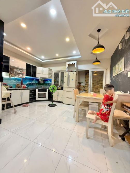 🏡 SIÊU PHẨM KẾ Q8 6M X 14M .3 TẦNG CHỈ 7TY2 TL CÁCH BX Q8 1 KM, CÁCH NG VĂN LINH 600M MT - 10