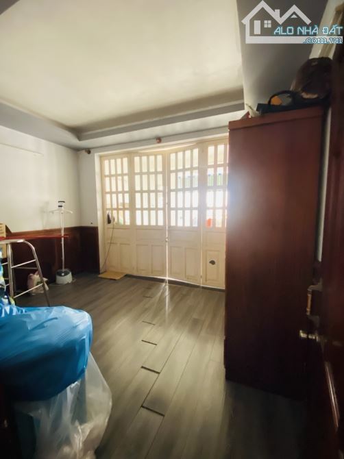 Nhà 5 tầng FULL NỘI THẤT đường LÊ VĂN KHƯƠNG phường THỚI AN Q12 dt 80m2 (4,5mx17m) Hẻm 6m - 10