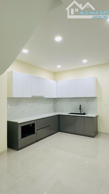 Siêu Phẩm - Nhà Đẹp 5 Tầng HXH 6m Ni Sư Huỳnh Liên, DT: 3.8x13m Tặng Nội Thất. Chỉ 9.6 tỷ - 10