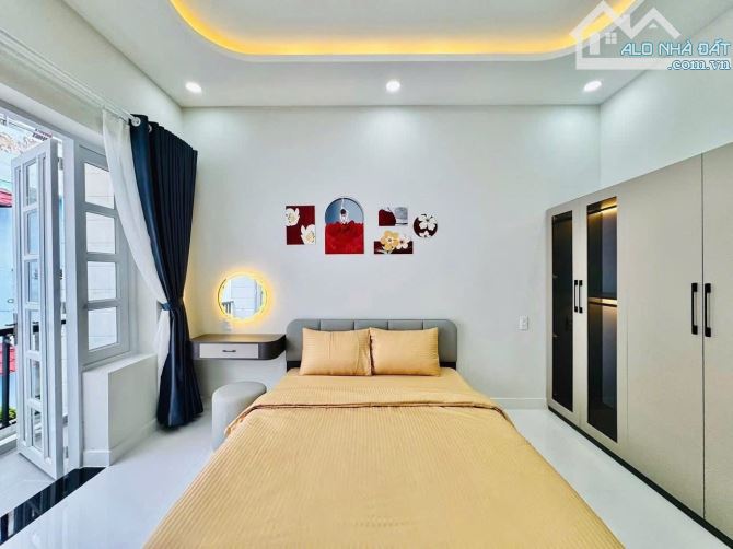 CẦN BÁN GẤP NHÀ LÊ THỊ BẠCH CÁT,P11,Quận 11-Giá:4tỷ890/56,7M2(4,2X13,5)-Sổ đẹp - 11