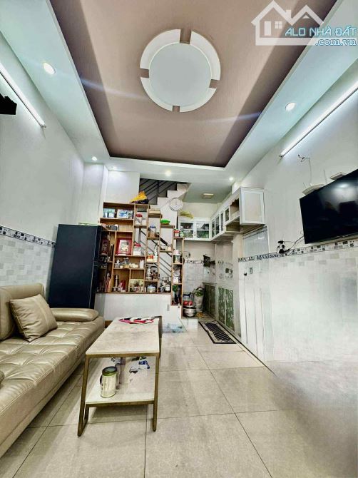 Hẻm xe tải - mã lò - giảm mạnh chỉ còn hơn 2 tỷ - 3 tầng giếng trời - 2 phòng. - 11