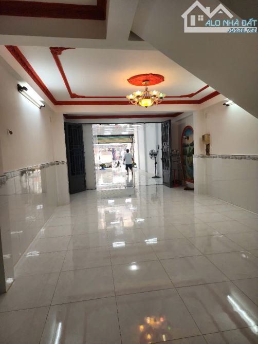 Nhà Mặt Tiền Kinh Doanh 4x30m, nở hậu 7m đường Nguyễn Bình, Nhà Bè - 1