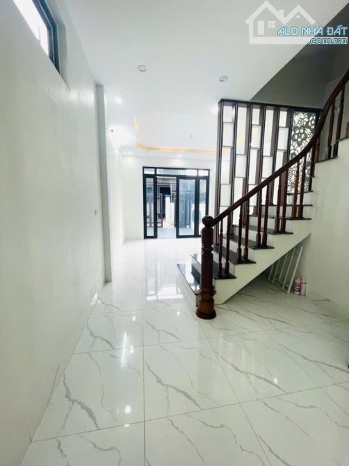 BÁN NHÀ MỚI TINH ĐẠI THÀNH, QUỐC OAI, NGÕ THÔNG Ô TÔ QUA, 91M2 X 4 TẦNG, SỔ VUÔNG VẮN - 1