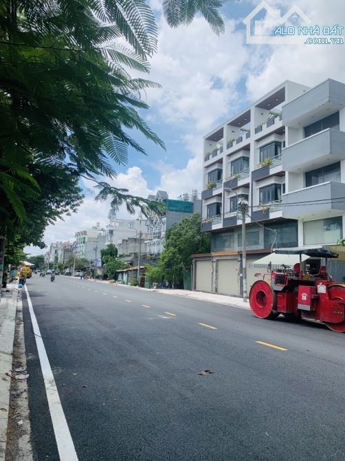 Đất nền thổ cư mặt tiền , gần Quận 7, xây dựng tự do, giá cực tốt - 1