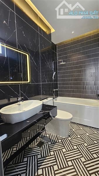 Bán nhà đẹp 4 tầng phường Phú Mỹ (cách Phú Mỹ Hưng 3 phút); 4x16m; xem nhà thích ngay - 1