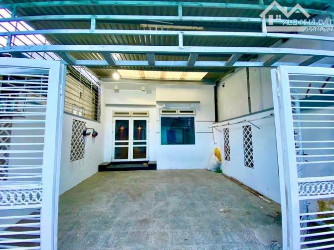 Nhà gác lửng kiệt oto gần làng Đại Học Huế - 1