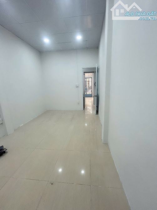 Nhà Cho Thuê Nguyên Căn Hẻm Xe Hơi Huỳnh Văn Bánh Phú Nhuận - 1