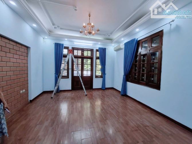 Cho thuê nhà ngõ ô tô Trần Duy Hưng 70m, 4 tầng, mặt tiền 8m - 1