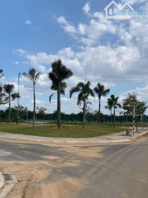 Kẹt tiền cắt lỗ vị trí đẹp, gần Vinhome, Quận 9, sổ sẵn, gần trường học, tiện ích nhiều - 1
