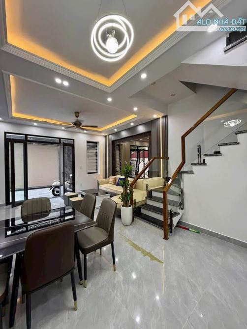 BÁN NHÀ GẦN CHỢ ĐƯỜNG NGÔ THỊ THU MINH TÂN BÌNH | 3 TỶ 360TR | 53.6M2 | SỔ HỒNG RIÊNG - 1