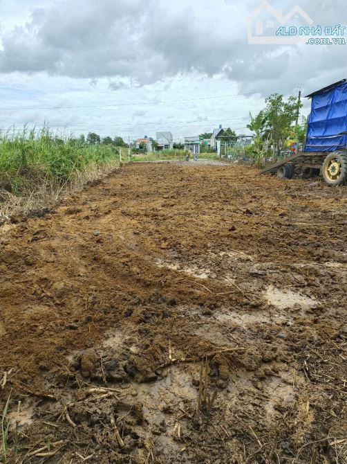 Bán đất gần IDICO Tân Đức  diện tích 2.300m2 xã Hựu Thạnh, Đức Hòa, Long An giá 13.8 tỷ - 1