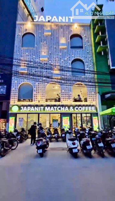 VỊ TRÍ VÀNG ! TÒA NHÀ VP Mặt tiền 123 CMT8 - Sương Nguyệt Ánh | DT: 8X 15m | 4 Tầng | - 1