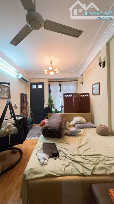 🏡 Nhà Đẹp Quan Hoa – Ngõ Ô Tô Tránh – 30m² – Ô Tô Vào Nhà – Giá 12,3 Tỷ 🏡 - 1
