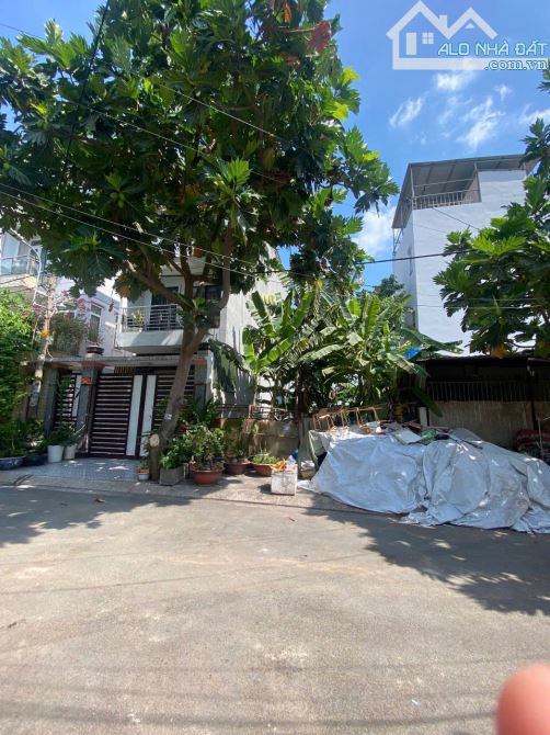 Lô đất trống Dương Quảng Hàm, P. 6, GV. DT: 5,6m x 15m CN: 84m² đường 12m giá 9,5tỷ TL. - 1