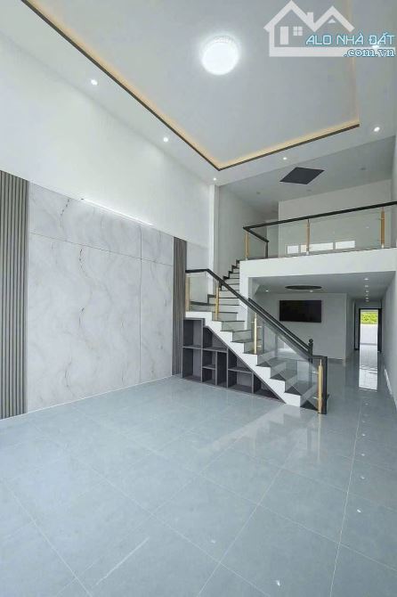 🔥 CHỈ 500 TRIỆU – SỞ HỮU NGAY NHÀ 1 TRỆT 1 LẦU MỚI ĐẸP + FULL NỘI THẤT SANG TRỌNG - 1